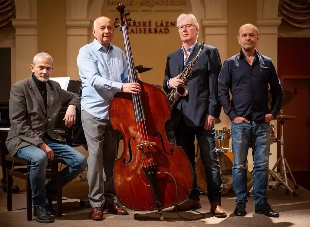 František Uhlíř Team ft. Andy Schofield - preview image